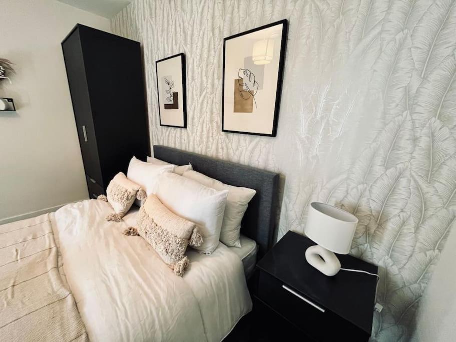 Stunning One Bedroom Apartment In Old Trafford Manchester Bagian luar foto