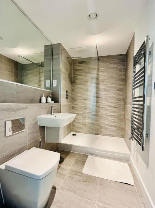 Stunning One Bedroom Apartment In Old Trafford Manchester Bagian luar foto