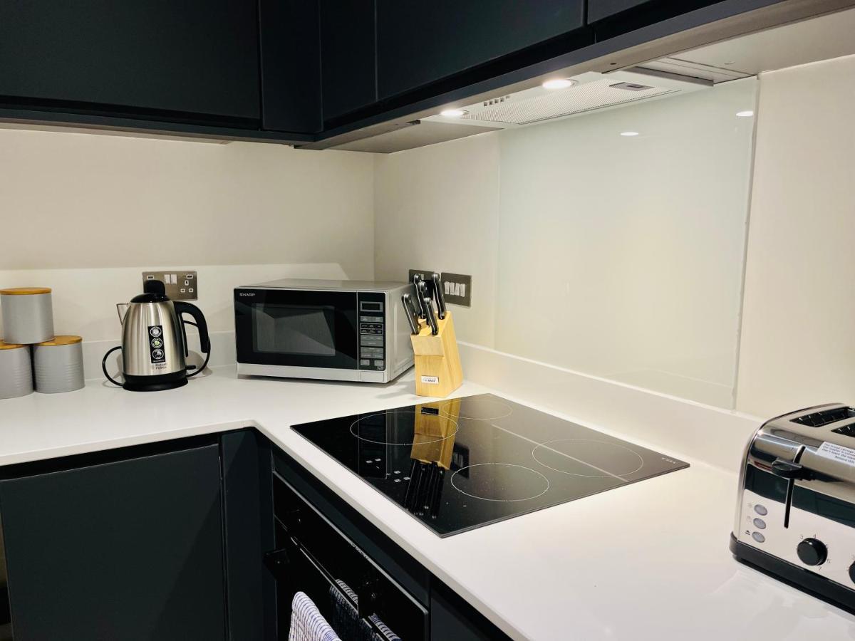Stunning One Bedroom Apartment In Old Trafford Manchester Bagian luar foto